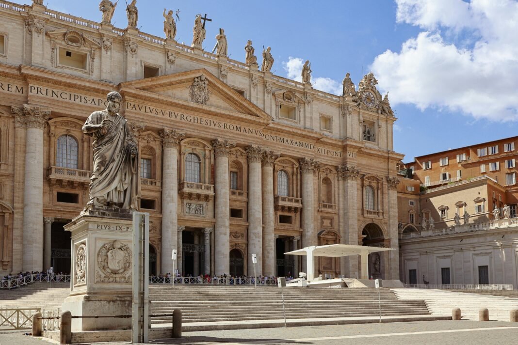 free-photo-of-st-peters-square-in-vatican